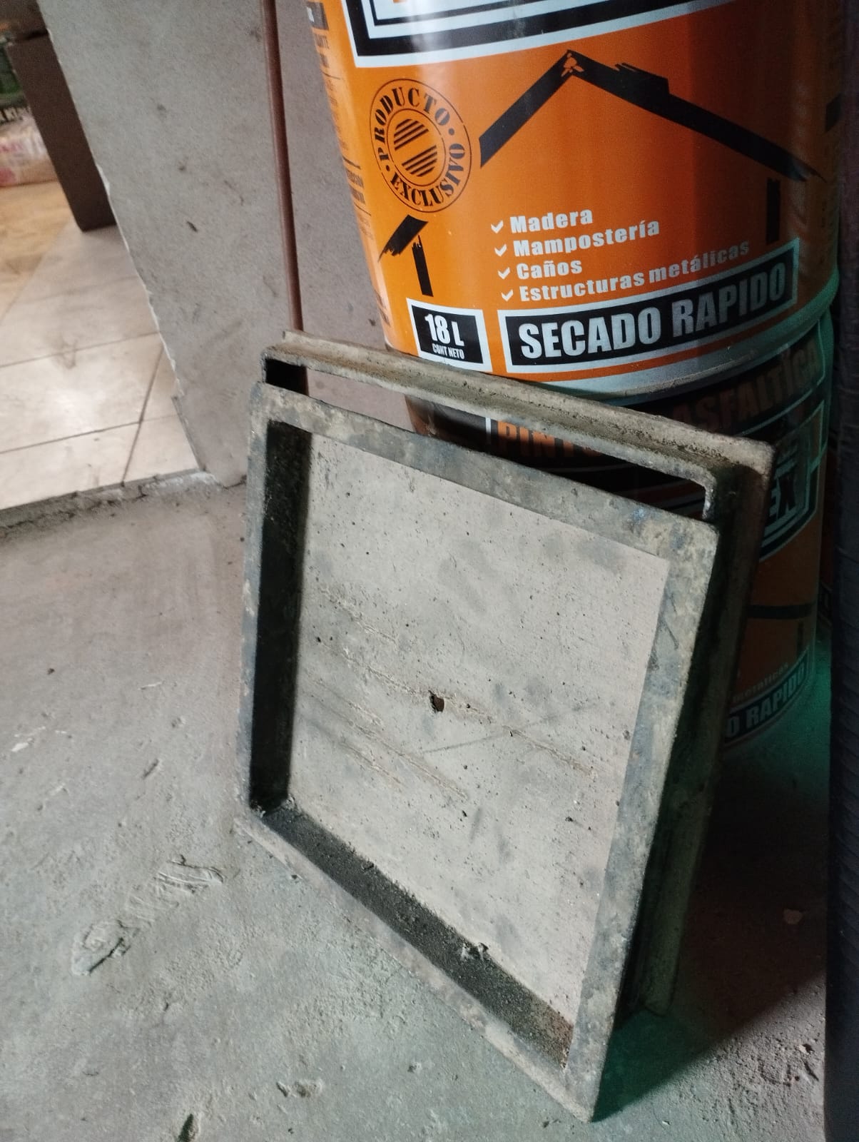 TAPA CAMARA 30 X 30 HºFUND.